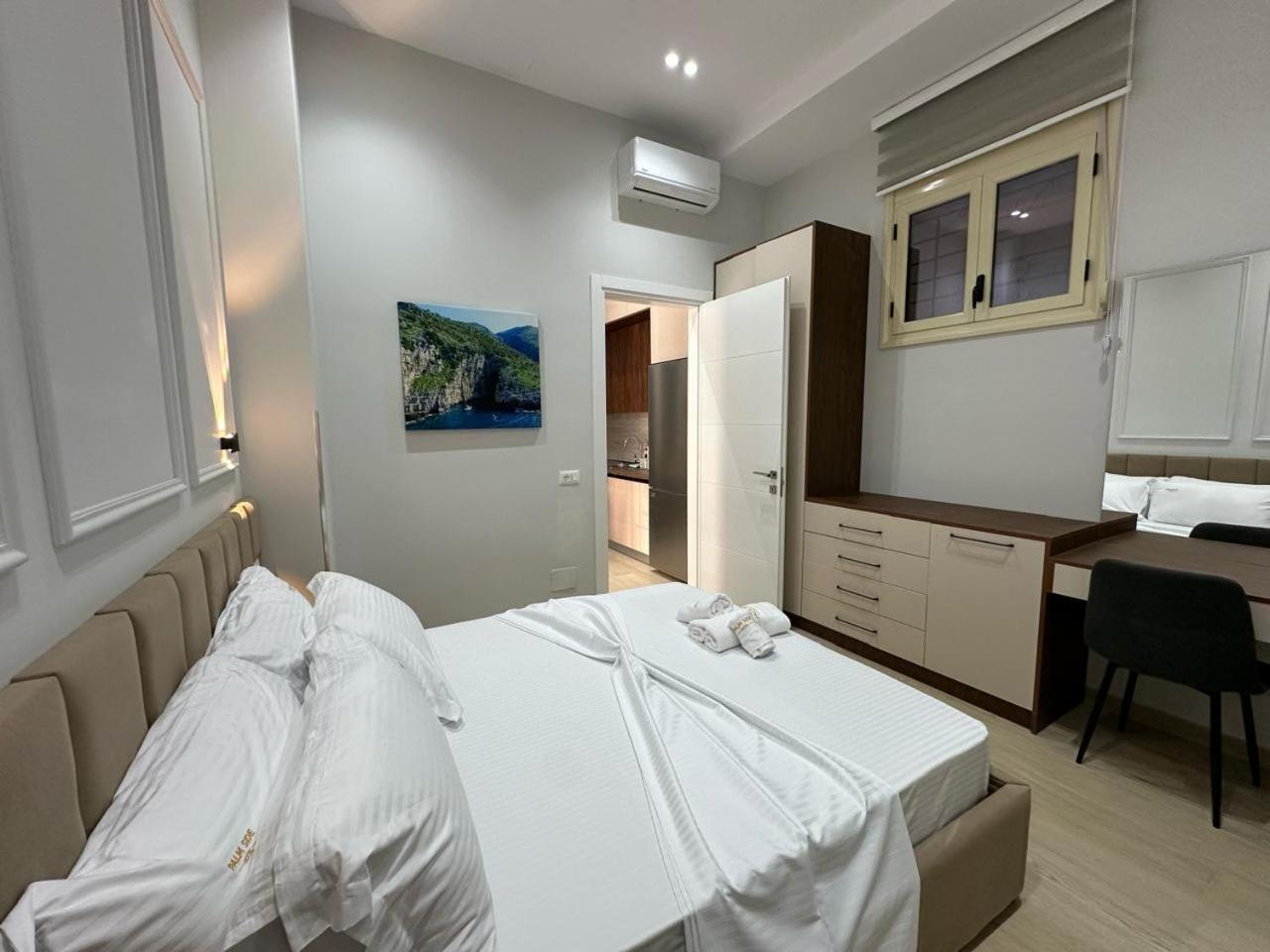 Palm Side Hotel Vlorë Buitenkant foto